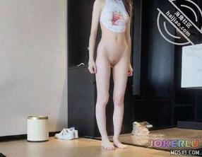  无毛小母狗疼痛调教站立后入