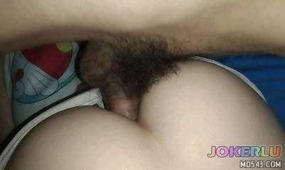  妹妹生日被我怂恿喝了二两白酒睡着后被我两洞混插